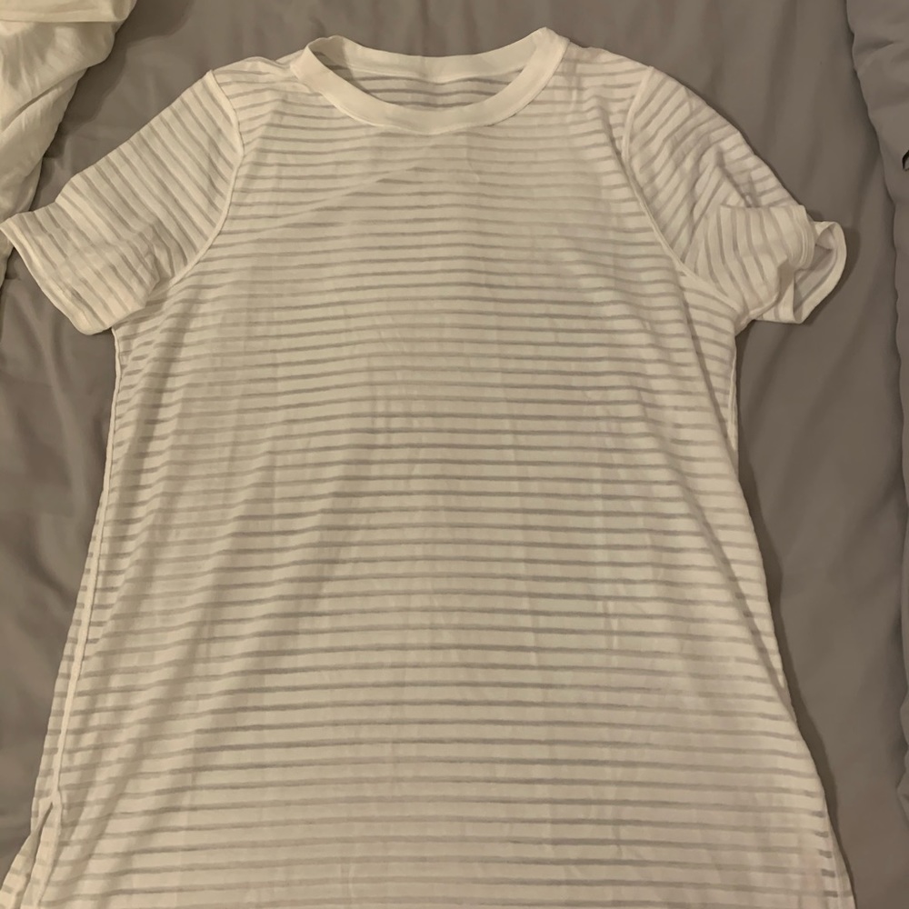 Lululemon tee